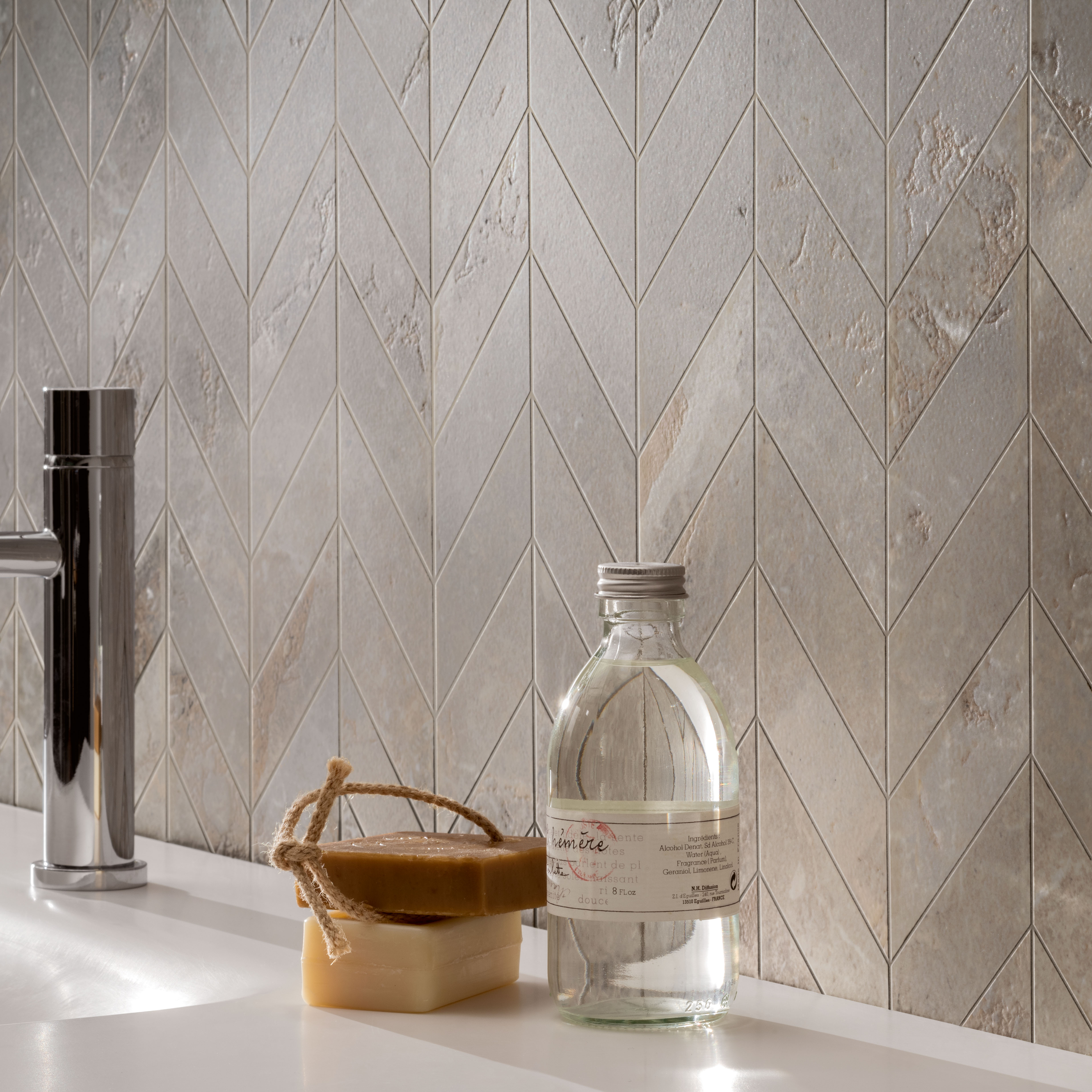 GOLDEN AGE GREY mosaico chevron foglio 30x31